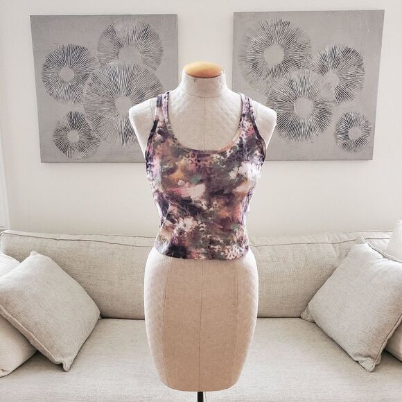 Calvin Klein Performance Printed Racerback Cropped Tank Top - Picture 2 of 13